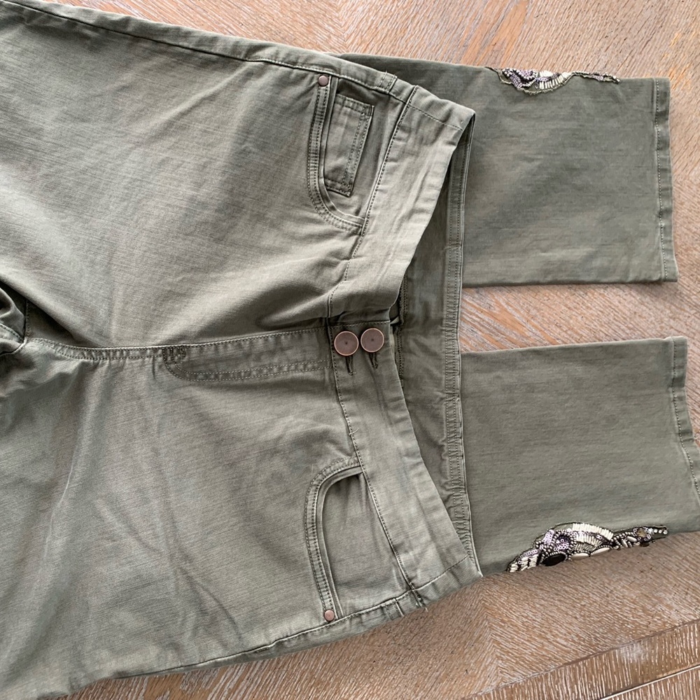Soft Surroundings Pants Tapered Leg Pull On Medium Green Embellished Waist 34” - Picture 2 of 8